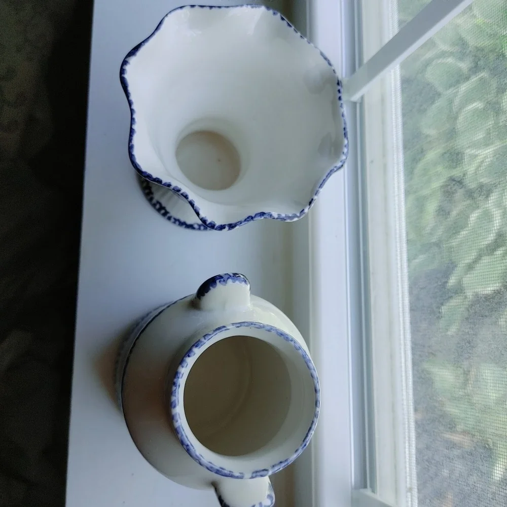Cottage Vtg Style Ceramic Birdhouse Milk Jug and Ruffled Pedestal Vase Decor Set